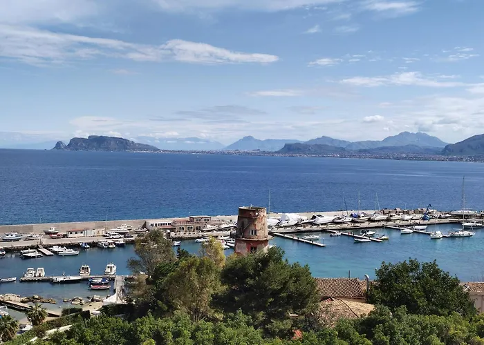 Rineddahouse Arenella - Vista Mare Panoramica A Con Parcheggio Privato